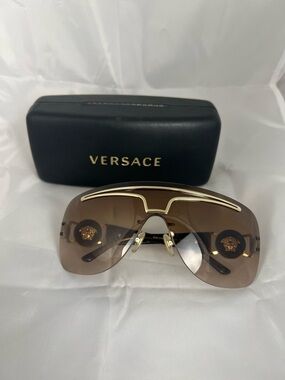 💕 Versace Gold Tone Brown Gradient Shield Sunglasses Mod 2132-A